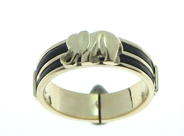 Gold ring with two bands of elephant hair